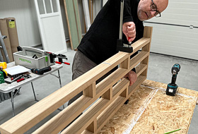 Fabrication d'un claustra en bois sur mesure dans nos ateliers